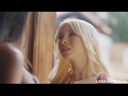 ❤️ Dívka se po několika měsících vrátí domů a skončí u lízání kundy své nevlastní matky ️❌ Sex video u porna cs.onlyhdporn.ru ❤